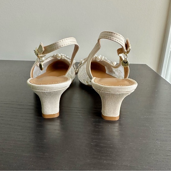 J. Reneé Strovanni Ivory/Gold Floral Pearl Ornament Slingback Pumps - Picture 6 of 6